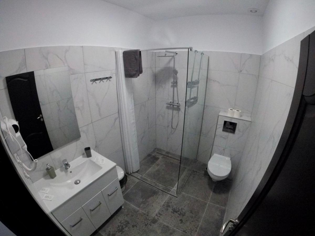 Cochet Accommodation Piatra Neamţ Eksteriør billede