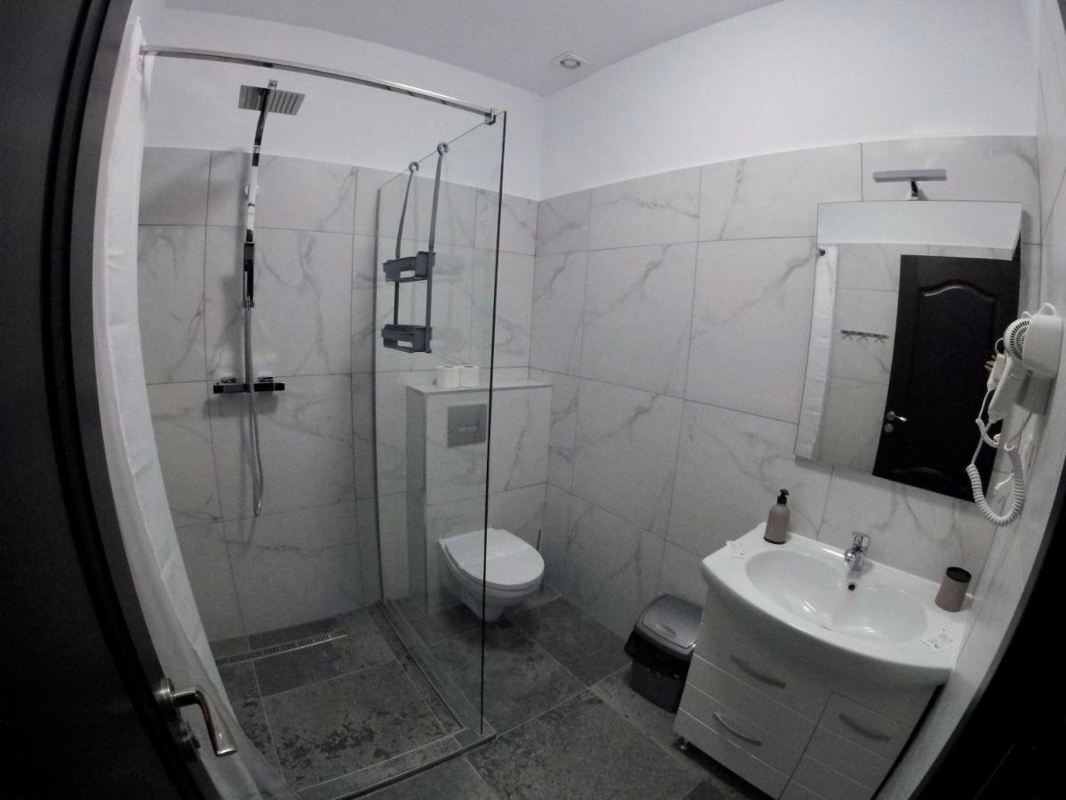 Cochet Accommodation Piatra Neamţ Eksteriør billede