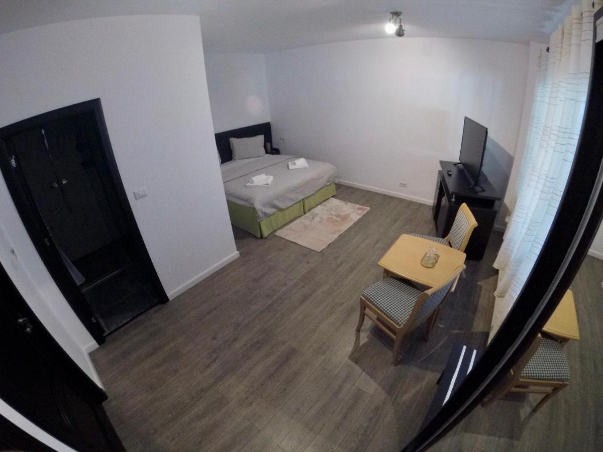 Cochet Accommodation Piatra Neamţ Eksteriør billede