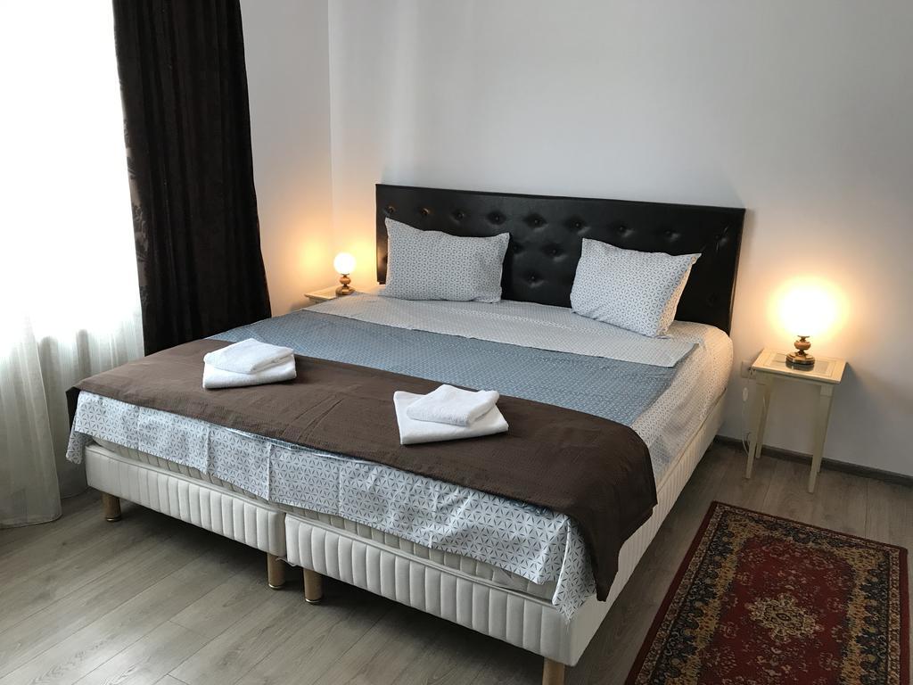 Cochet Accommodation Piatra Neamţ Eksteriør billede