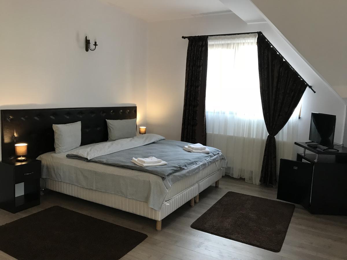Cochet Accommodation Piatra Neamţ Eksteriør billede