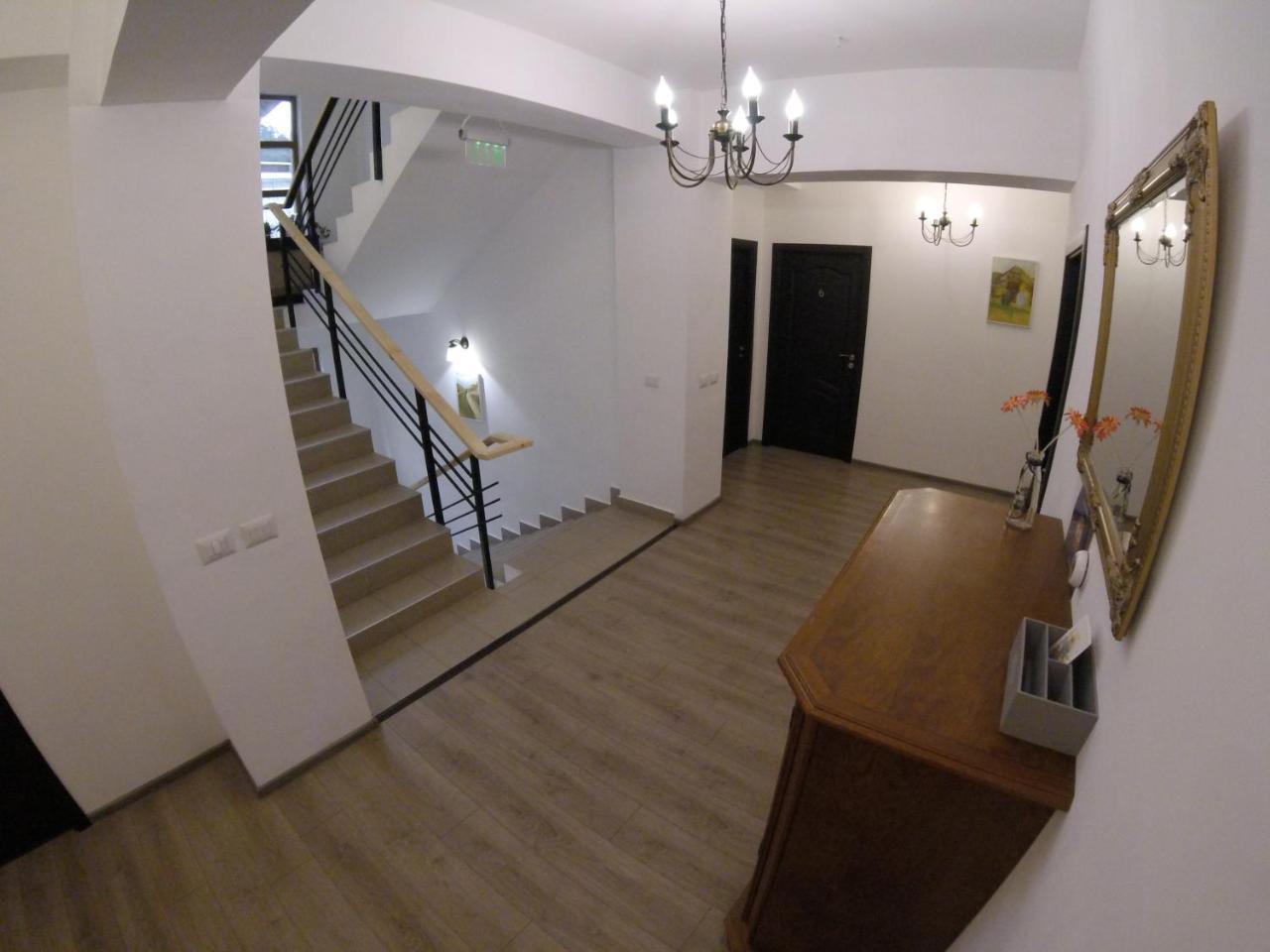 Cochet Accommodation Piatra Neamţ Eksteriør billede