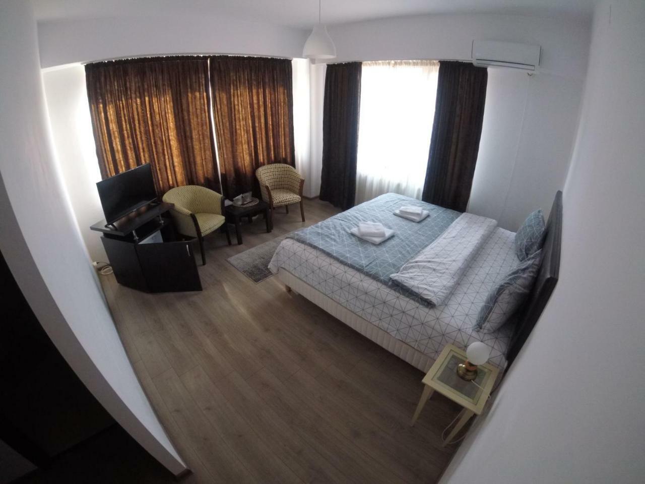 Cochet Accommodation Piatra Neamţ Eksteriør billede